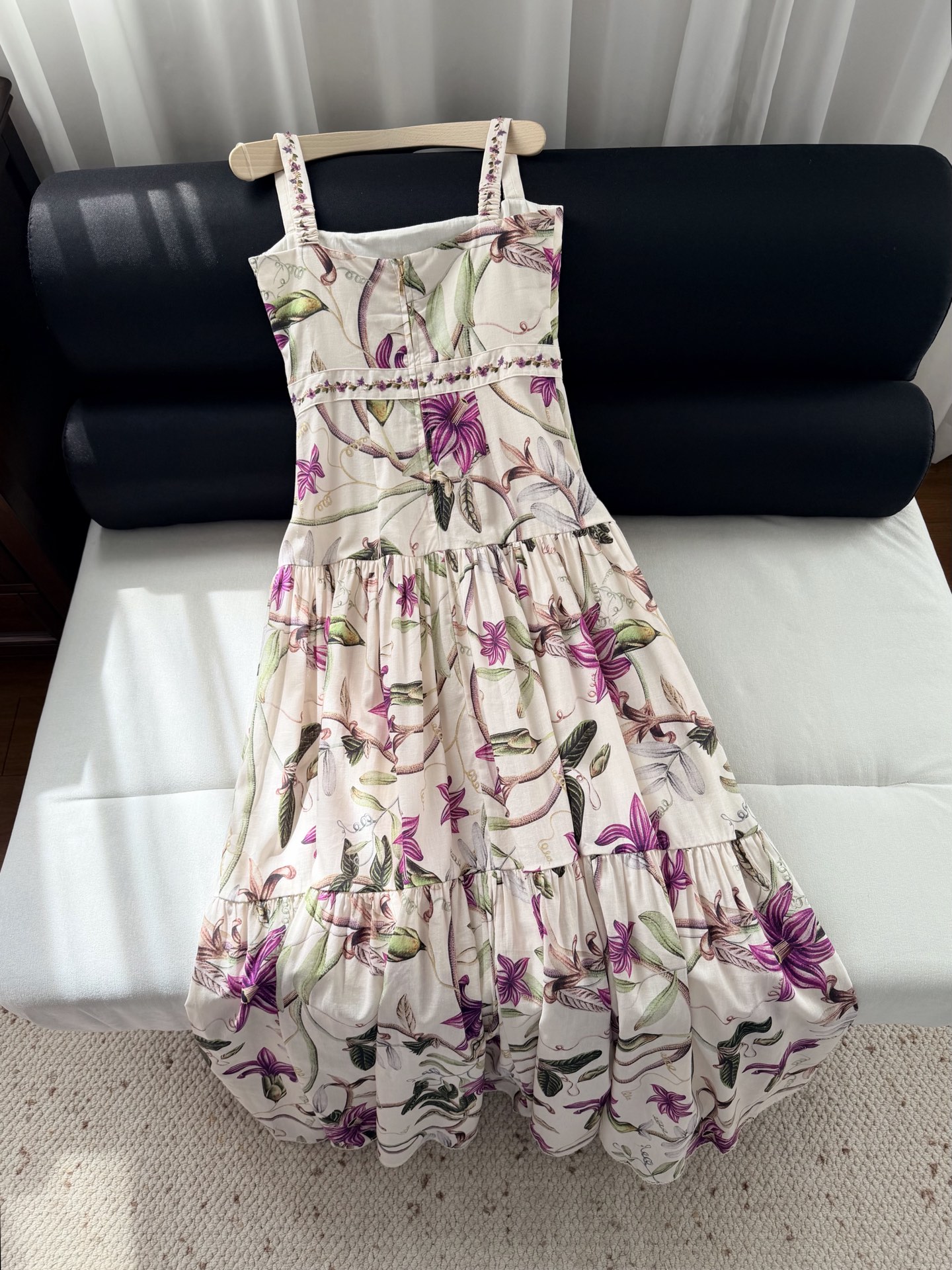 现货‼️‼️连衣裙✨Agua ✘ 2026💐揉碎了的光倾泻在翩翩裙摆，细节太美好了，手工绣花钉珠，融合传