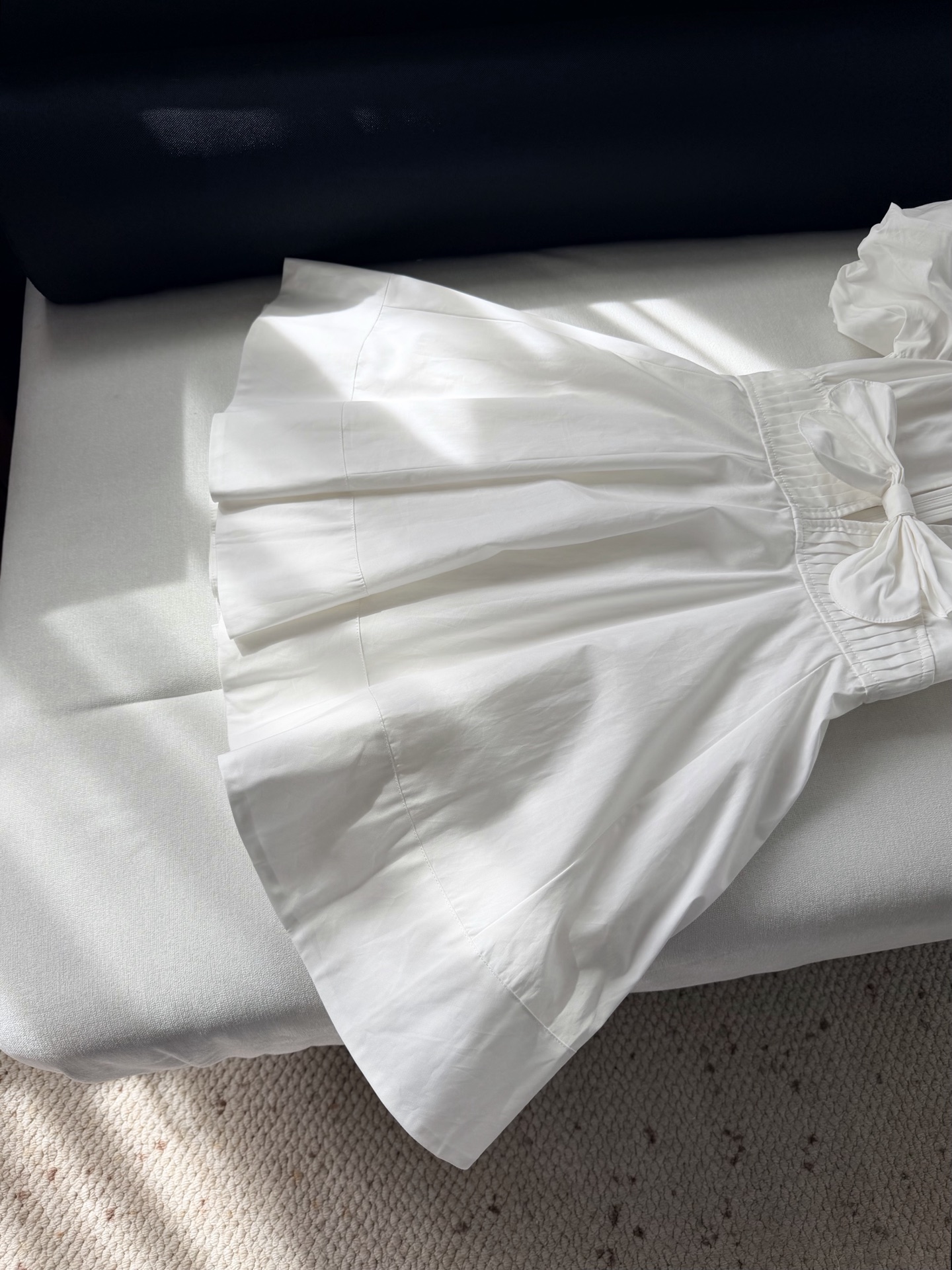 现货‼️‼️/蝴蝶结连衣裙✨纯棉材质深V领，恰到好处的露肤度，胸前蝴蝶结扣饰（蝴蝶结可灵活拆卸）腰部立体