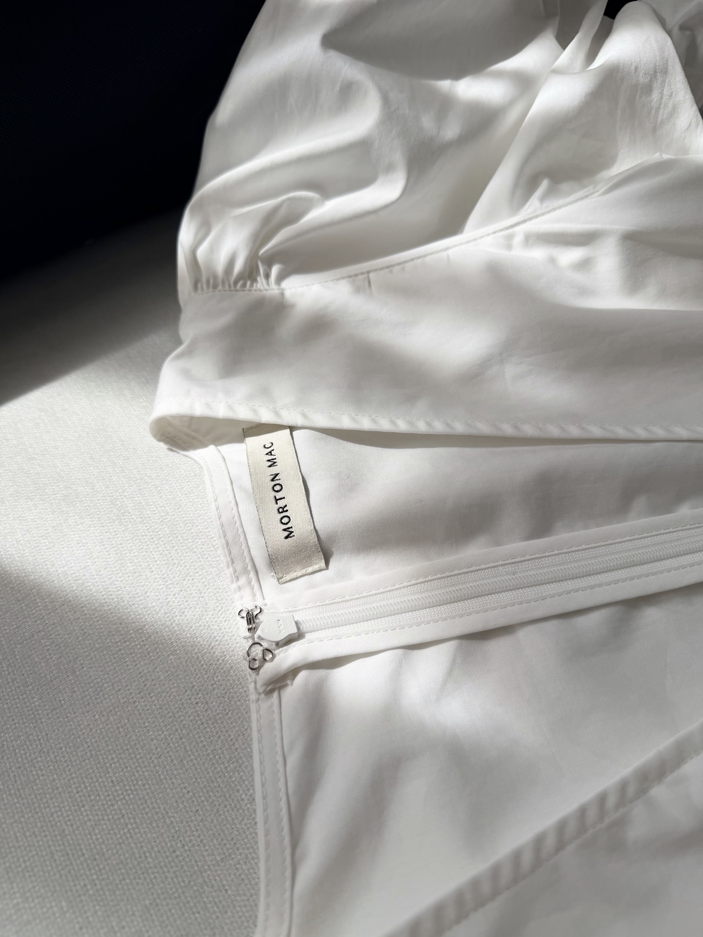 现货‼️‼️/蝴蝶结连衣裙✨纯棉材质深V领，恰到好处的露肤度，胸前蝴蝶结扣饰（蝴蝶结可灵活拆卸）腰部立体