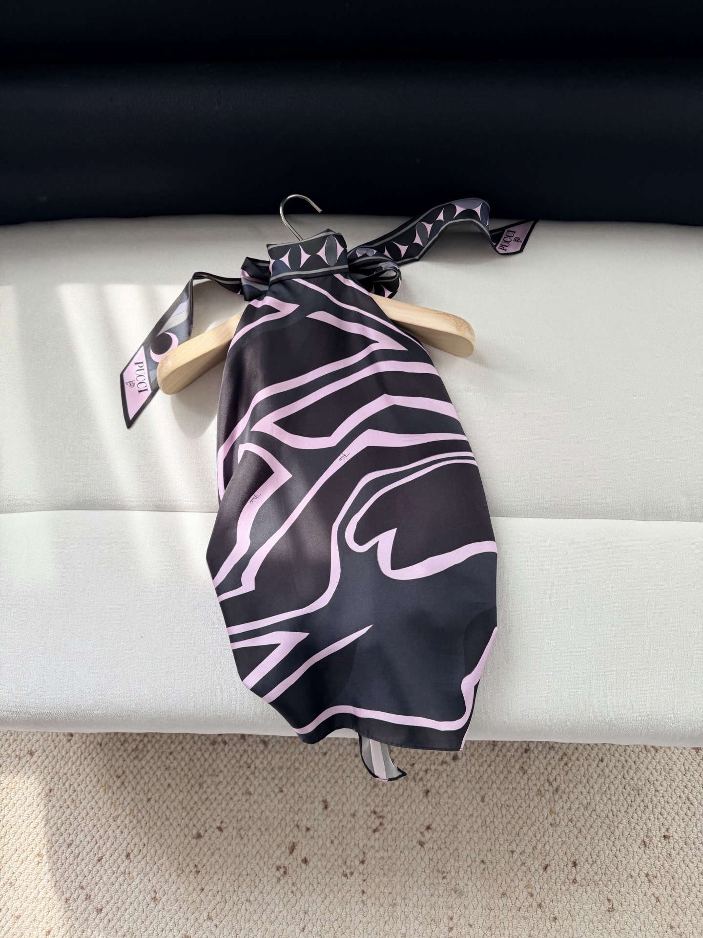 翻单‼️‼️L3/lride印花上衣✨100%斜纹绸真丝、全身标志性几何漩涡印花，挂脖露背系带设计，每一