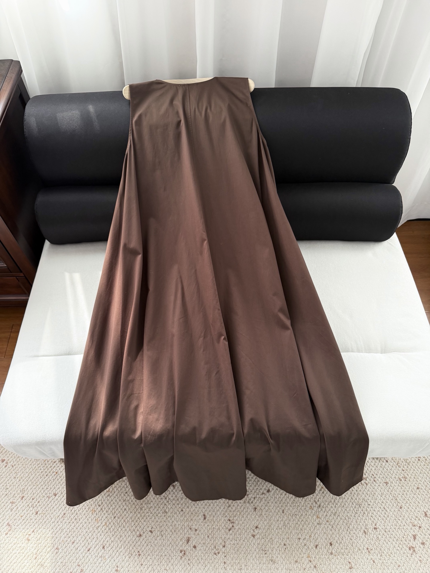 现货‼️‼️/棉布大摆连衣裙✨100%棉质、宽松U型领纯棉无袖连衣裙，老钱感十足，领口带褶皱设计，实用侧