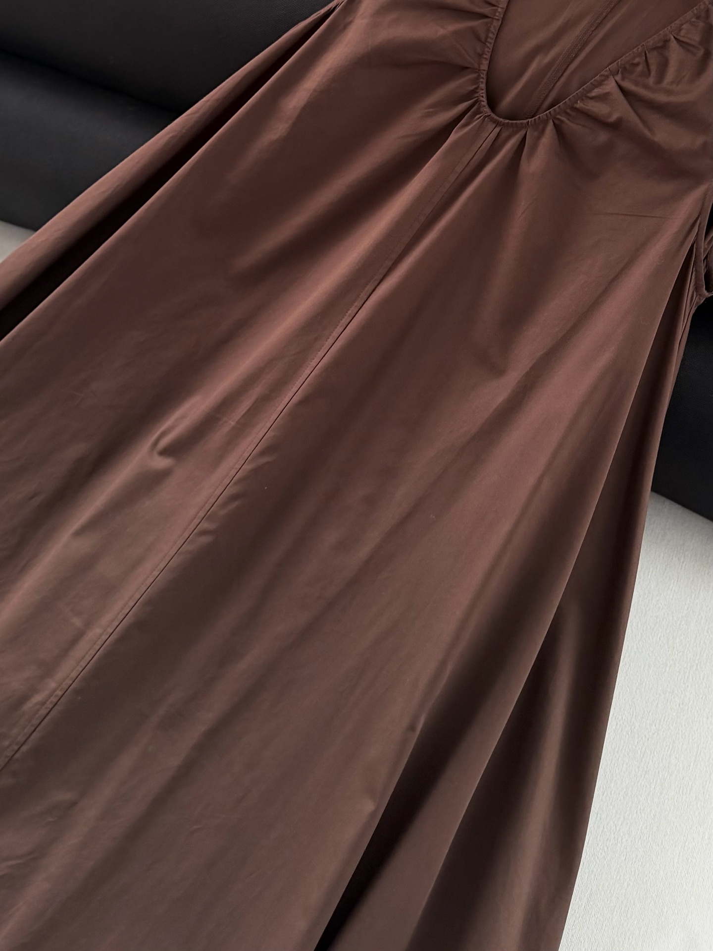 现货‼️‼️/棉布大摆连衣裙✨100%棉质、宽松U型领纯棉无袖连衣裙，老钱感十足，领口带褶皱设计，实用侧