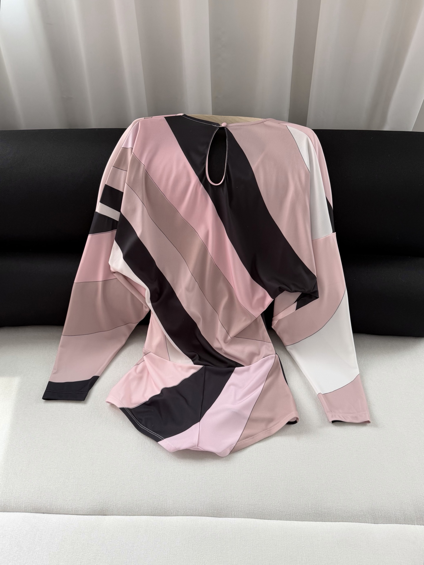 现货‼️‼️/连体衣短裤✨Iride Macro标志性印花图案超有辨识度，带弹力面料贴合人体设计，日常或