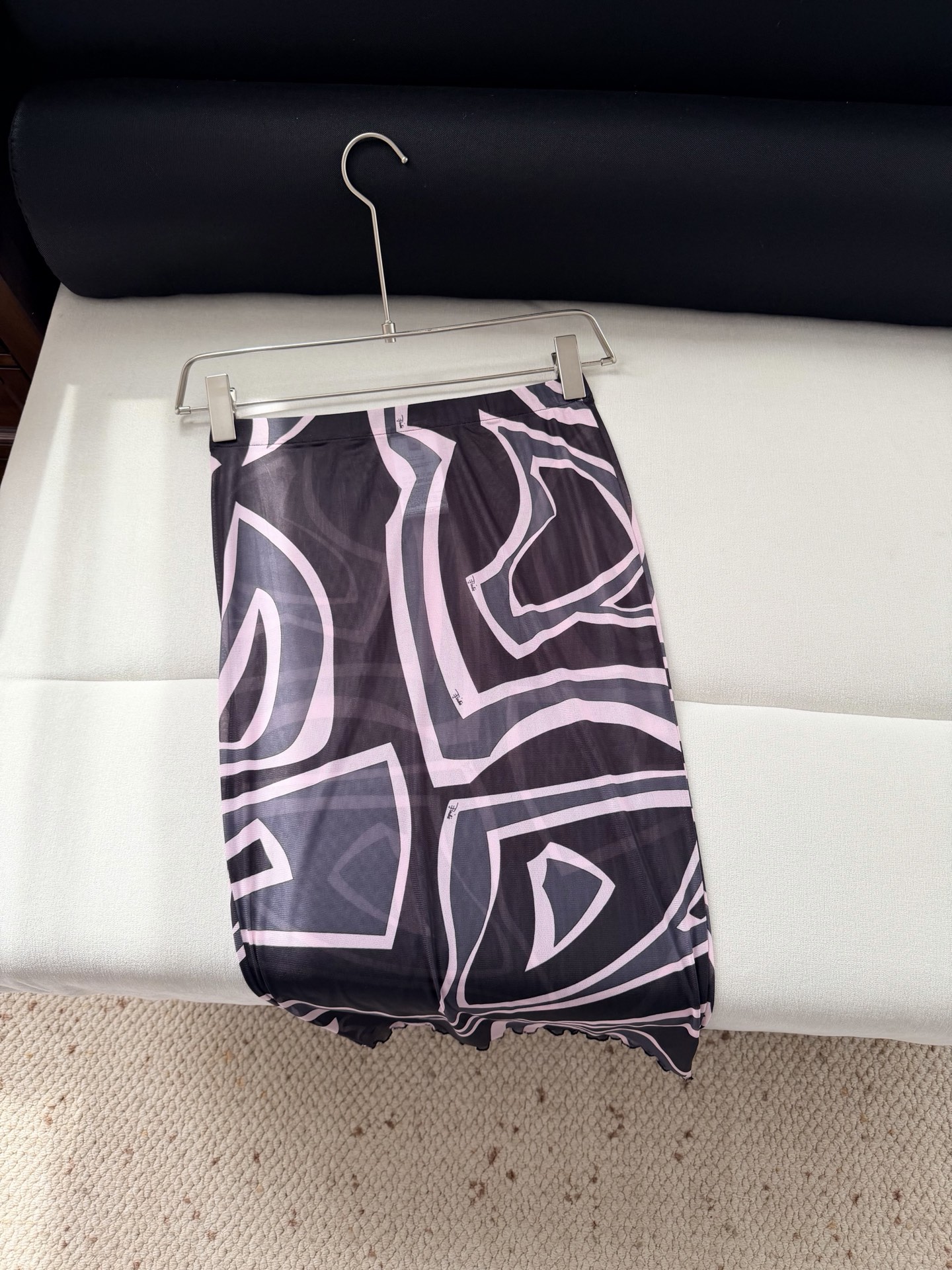 现货‼️‼️/黑色薄纱透视半裙✨典藏的“Marmo”漩涡图案环绕印花，轻盈有弹力的薄纱网布制成 修身裁剪