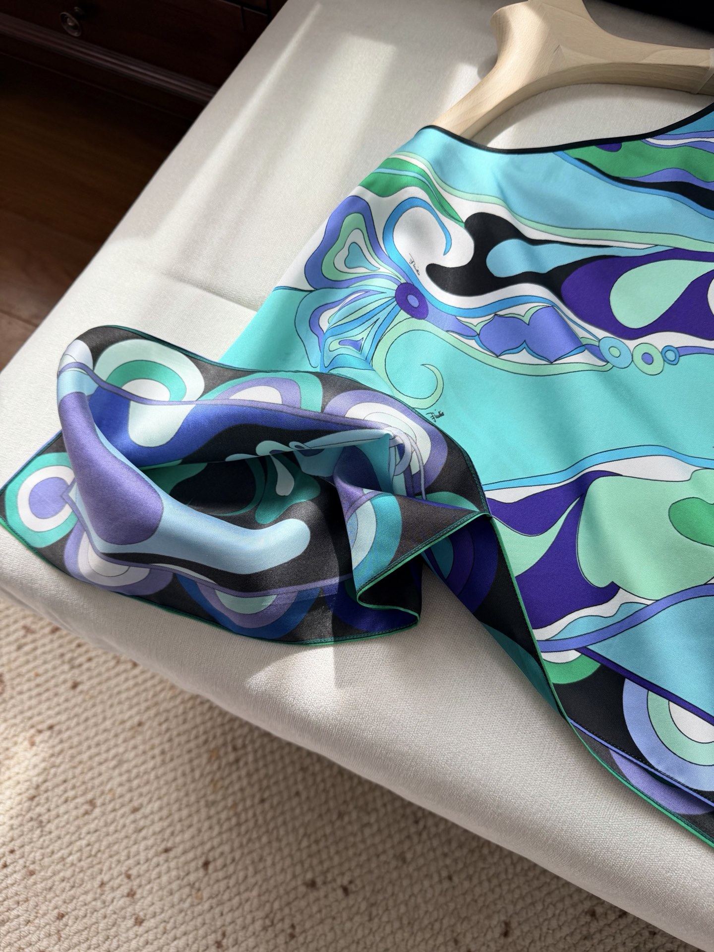 现货‼️‼️/Orchidee印花斗篷罩衫✨18姆斜纹真丝面料（无闭合）套头，前后片幅定位迷幻漩涡印花图