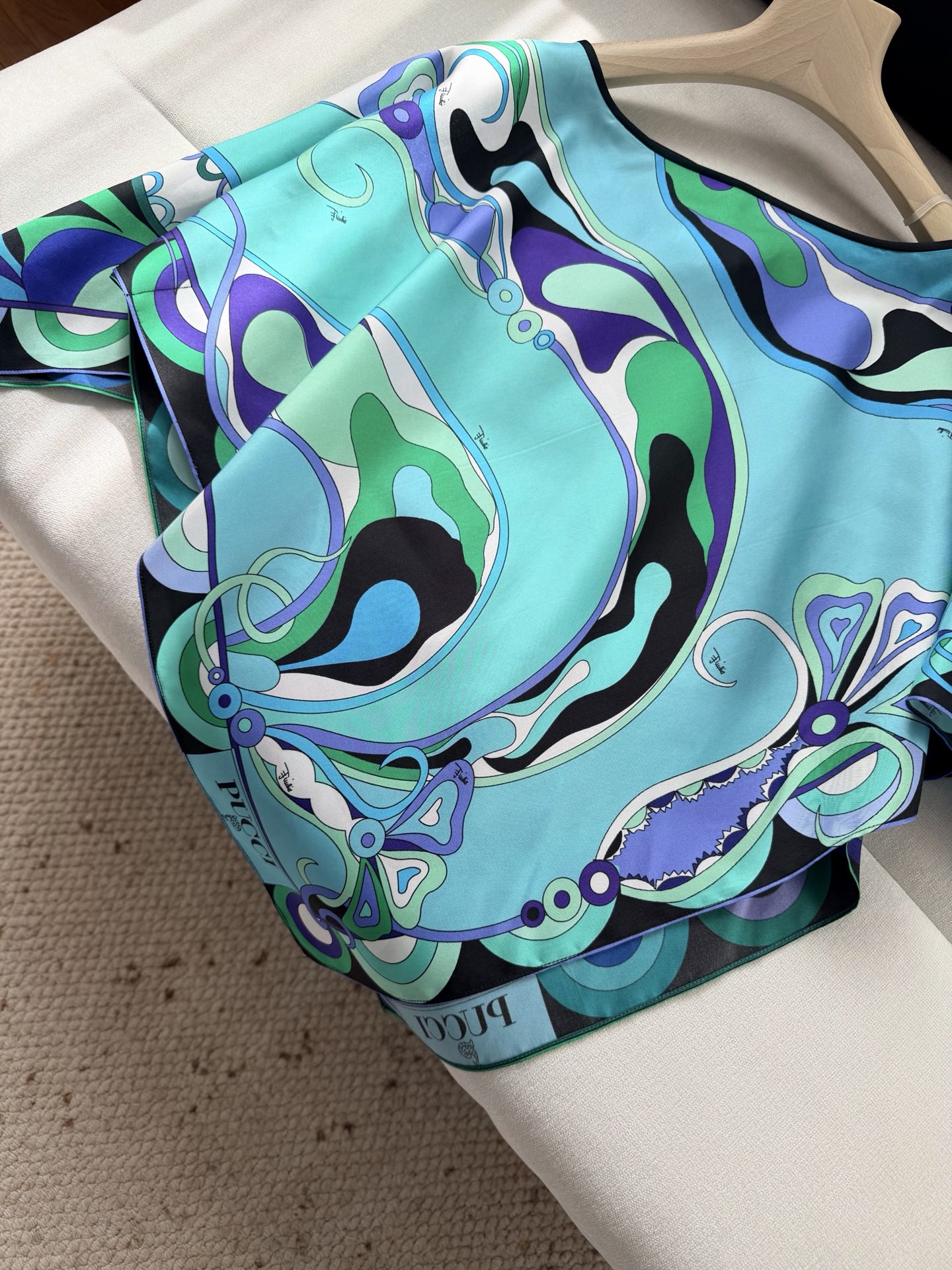 现货‼️‼️/Orchidee印花斗篷罩衫✨18姆斜纹真丝面料（无闭合）套头，前后片幅定位迷幻漩涡印花图