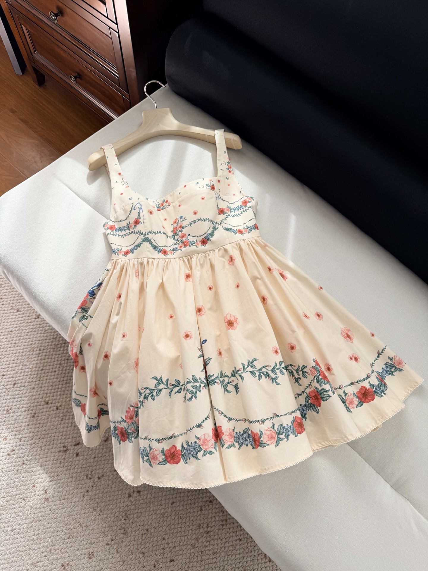 现货‼️‼️/花卉娃娃连衣裙✨Agua ✘ 2026💐由100%棉质制作印成，饰有精致定位Hierbab