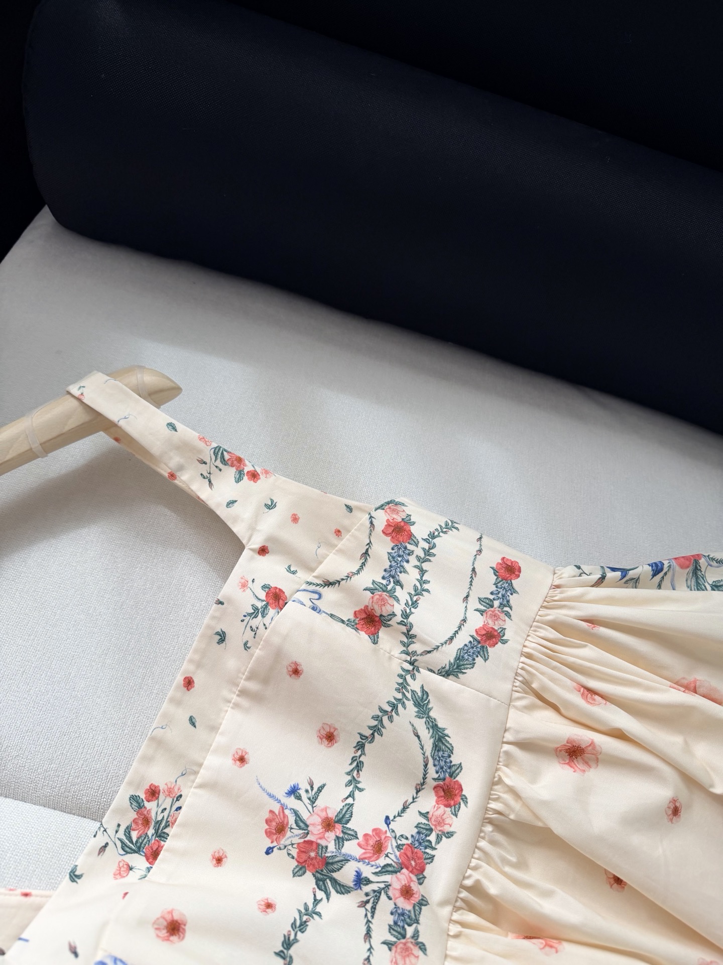 现货‼️‼️/花卉娃娃连衣裙✨Agua ✘ 2026💐由100%棉质制作印成，饰有精致定位Hierbab