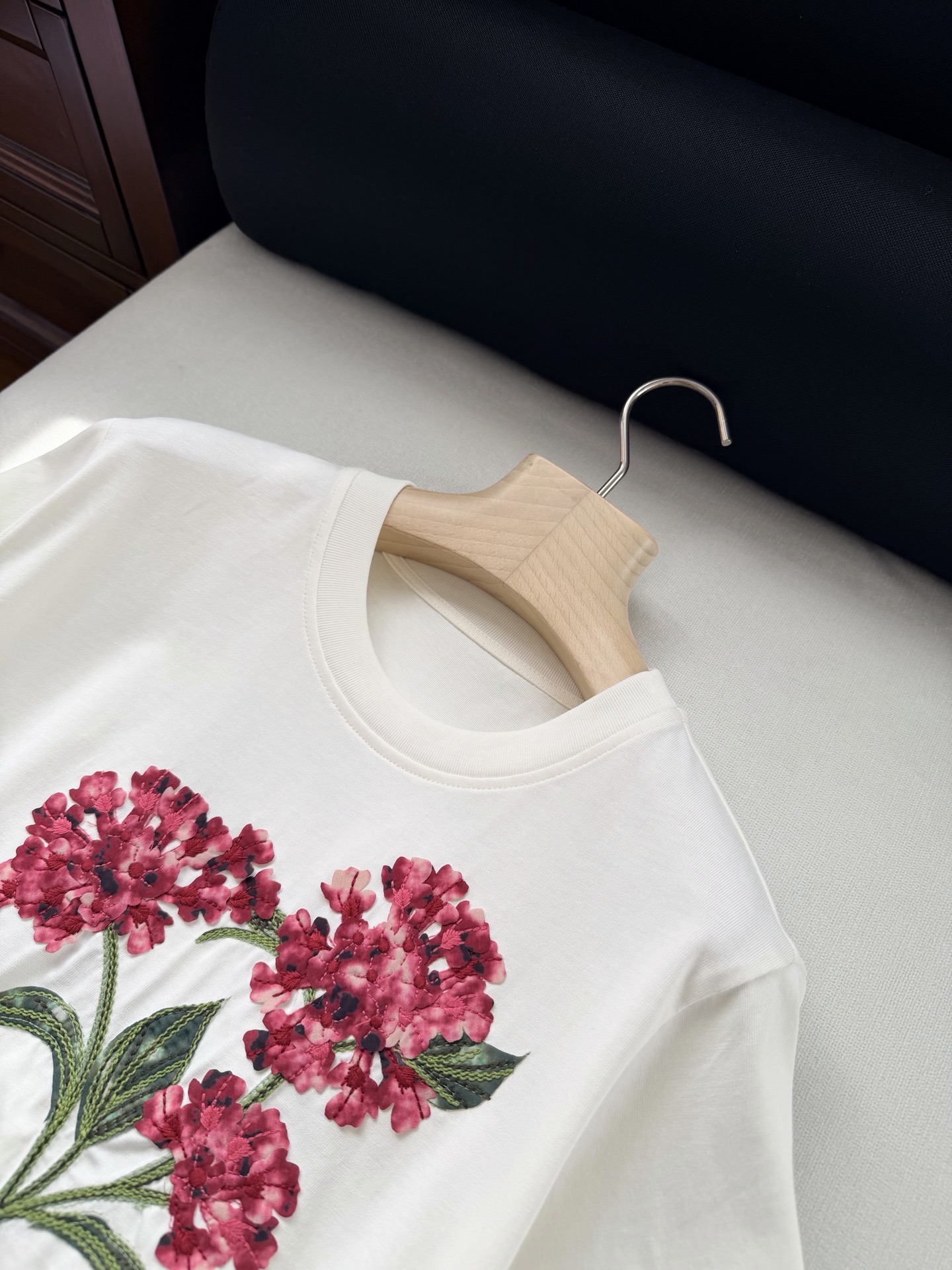 现货‼️‼️/立体花束T恤✨Agua ✘ 2026💐100%针织棉质、Sama Quebrada flo