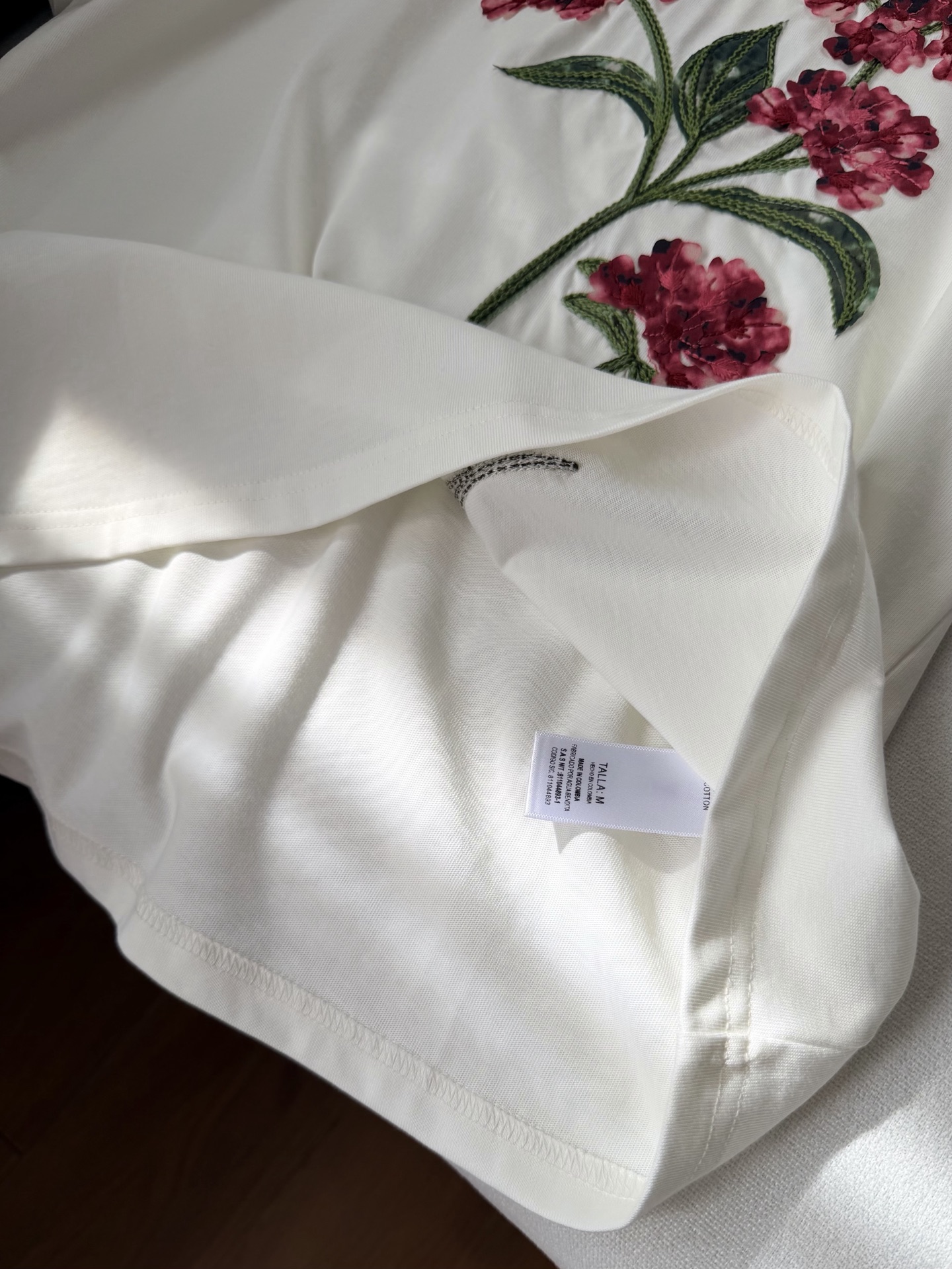 现货‼️‼️/立体花束T恤✨Agua ✘ 2026💐100%针织棉质、Sama Quebrada flo