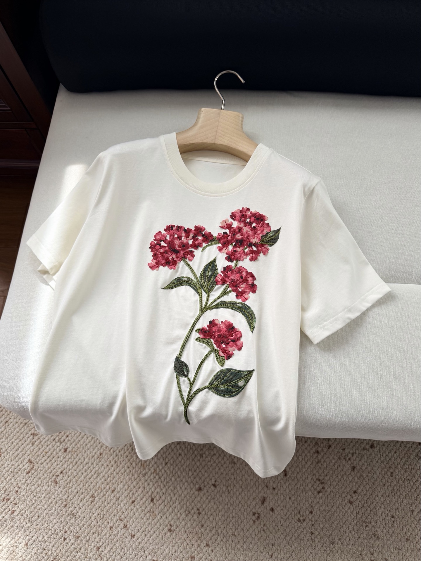 现货‼️‼️/立体花束T恤✨Agua ✘ 2026💐100%针织棉质、Sama Quebrada flo