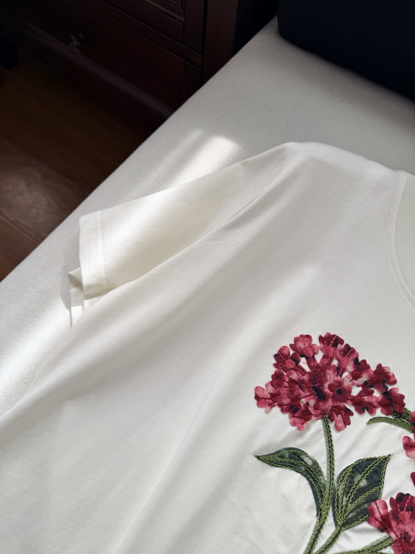 现货‼️‼️/立体花束T恤✨Agua ✘ 2026💐100%针织棉质、Sama Quebrada flo