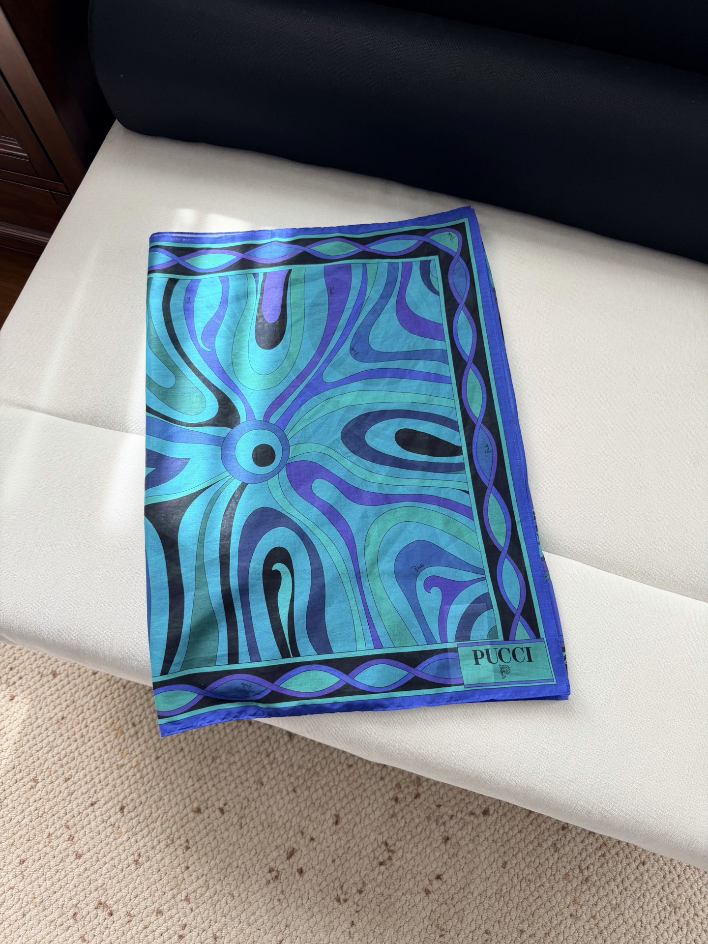 现货‼️‼️/围裹纱笼✨100%精纺棉质、混合多色印花轻盈沙滩罩衫纱裙，可搭配泳衣、比基尼穿着。码数：均