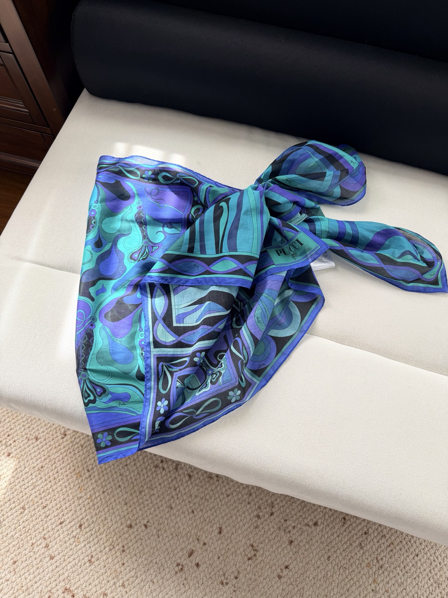 现货‼️‼️/围裹纱笼✨100%精纺棉质、混合多色印花轻盈沙滩罩衫纱裙，可搭配泳衣、比基尼穿着。码数：均