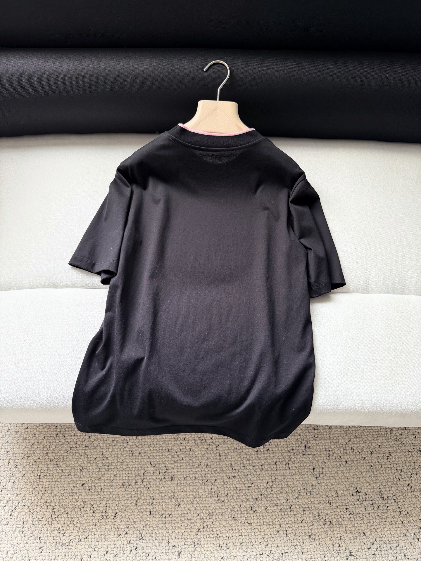 现货‼️‼️/印花t恤✨平纹棉质t恤、带印花丝绸嵌片T-shirt，螺纹圆领结构，休闲宽松直身版型。码数