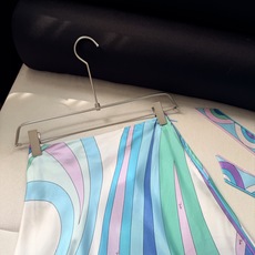 半裙✨100%斜纹绸真丝、Cigni Print Silk Handkerchief Skirt,带有几 半裙✨100%斜纹绸真丝、Cigni Print Silk Handkerchief Skirt,带有几