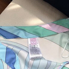 半裙✨100%斜纹绸真丝、Cigni Print Silk Handkerchief Skirt,带有几 半裙✨100%斜纹绸真丝、Cigni Print Silk Handkerchief Skirt,带有几
