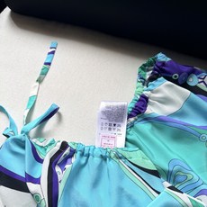 斗篷式宽松衬衫✨100%真丝面料、披肩式剪裁搭配可调节系带,抽绳腰身、可调节下摆,尽显优雅气质,活力四射 斗篷式宽松衬衫✨100%真丝面料、披肩式剪裁搭配可调节系带,抽绳腰身、可调节下摆,尽显优雅气质,活力四射