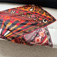 不规则真丝半裙✨100%斜纹绸真丝、一条动作流畅、线条大胆的裙子,灵感源自丝绸标志性的美学,采用不对称结 不规则真丝半裙✨100%斜纹绸真丝、一条动作流畅、线条大胆的裙子,灵感源自丝绸标志性的美学,采用不对称结