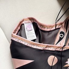 Stella真丝连衣裙✨典藏的“Stella”图案定位印花,这条Stella printed连衣裙采用丝 Stella真丝连衣裙✨典藏的“Stella”图案定位印花,这条Stella printed连衣裙采用丝