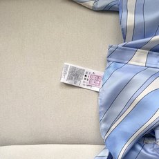 Marmo印花衬衫✨100%重磅斜纹真丝、一件极具优雅气质的衬衫,突出Marmo印花的图形力量,拥有经典 Marmo印花衬衫✨100%重磅斜纹真丝、一件极具优雅气质的衬衫,突出Marmo印花的图形力量,拥有经典