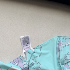 Orchidee连衣裙✨来自Passepartout系列,以其充满活力、绚丽多彩的印花和奢华的时尚设计而 Orchidee连衣裙✨来自Passepartout系列,以其充满活力、绚丽多彩的印花和奢华的时尚设计而