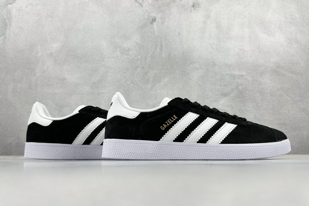 140 YH adidas originals Gazelle 熊猫  BB5476