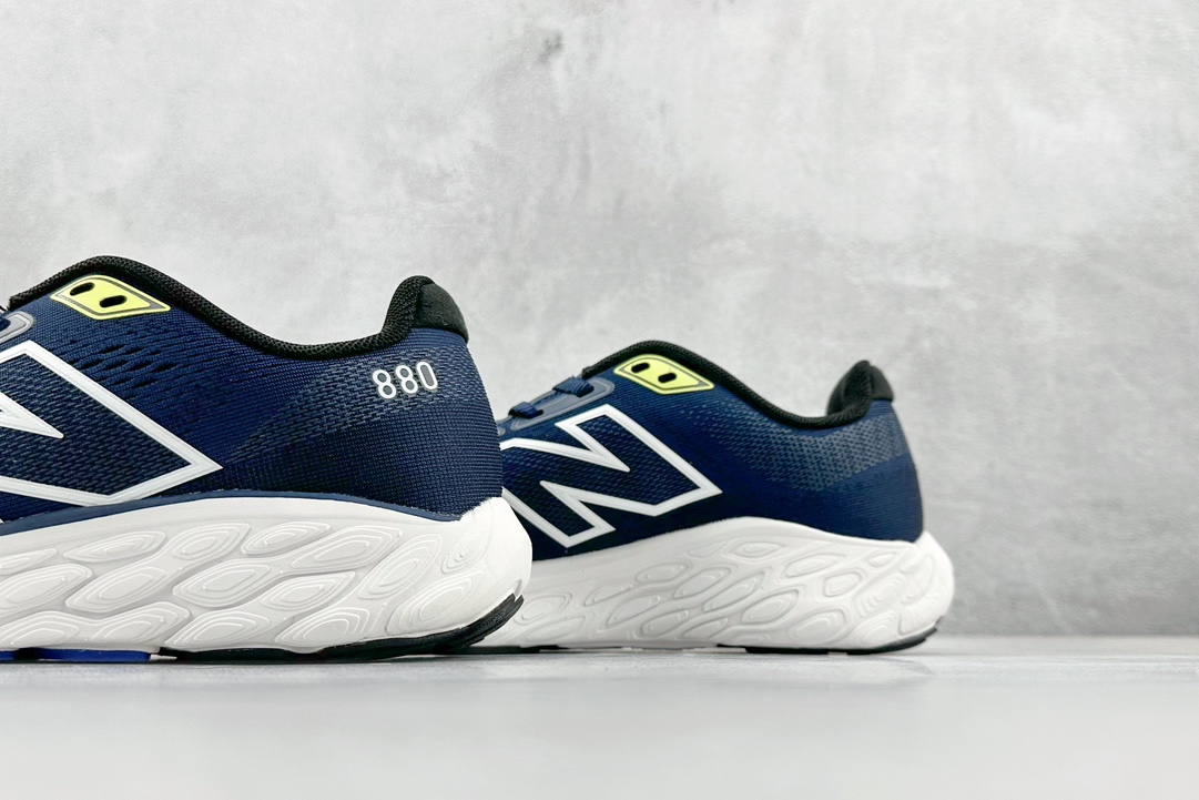 170 New Balance NB FuelCell Propel 防滑耐磨低帮跑步鞋  M880S11