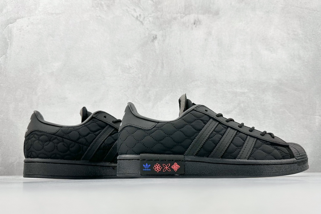 150 Adidas   Superstar GX8826 贝壳头休闲板鞋