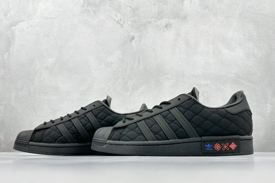 150 Adidas   Superstar GX8826 贝壳头休闲板鞋