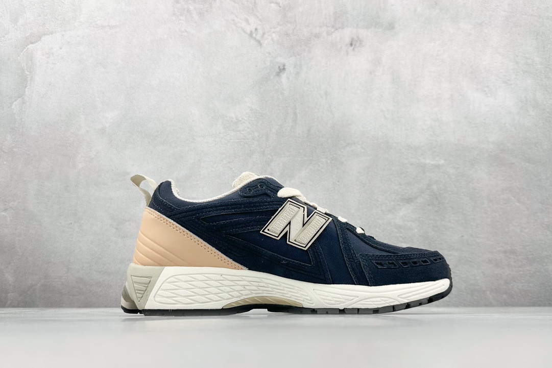 240 New Balance 1906系列复古老爹风休闲运动慢跑鞋 M1906FB