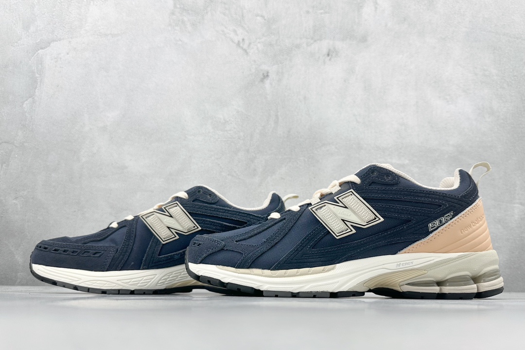 240 New Balance 1906系列复古老爹风休闲运动慢跑鞋 M1906FB