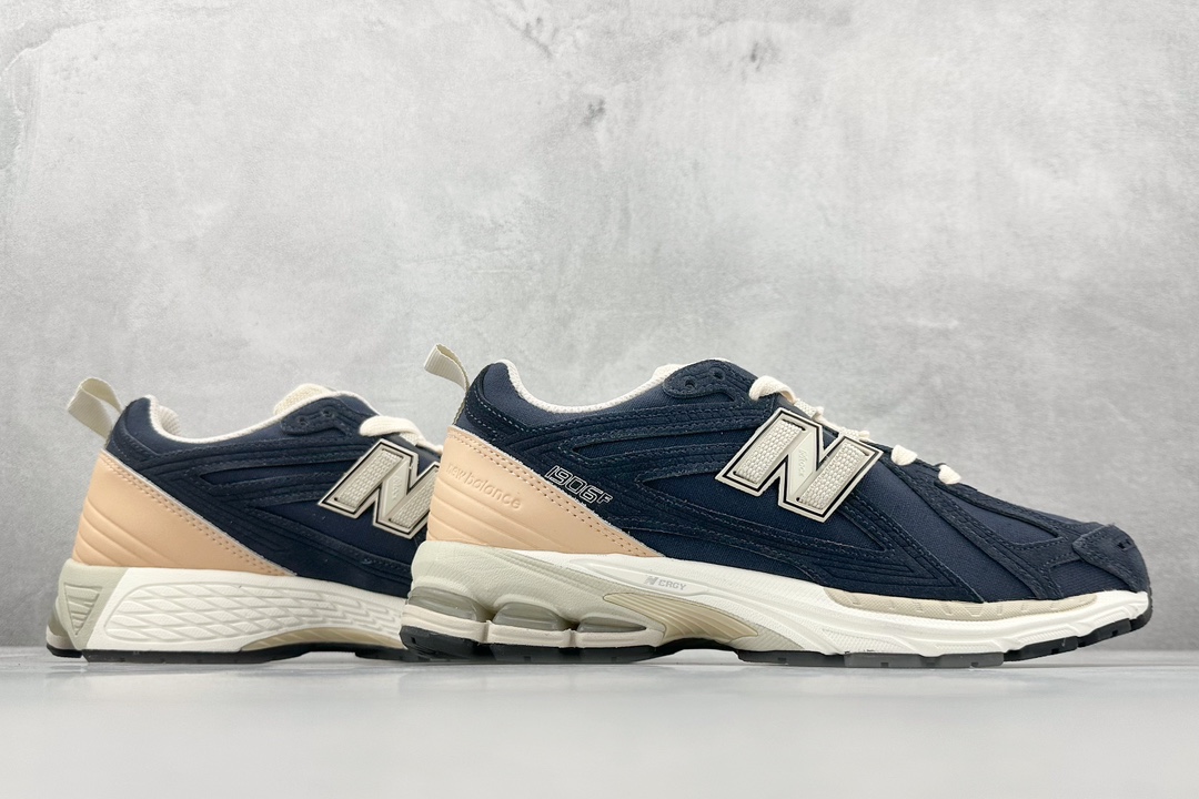 240 New Balance 1906系列复古老爹风休闲运动慢跑鞋 M1906FB