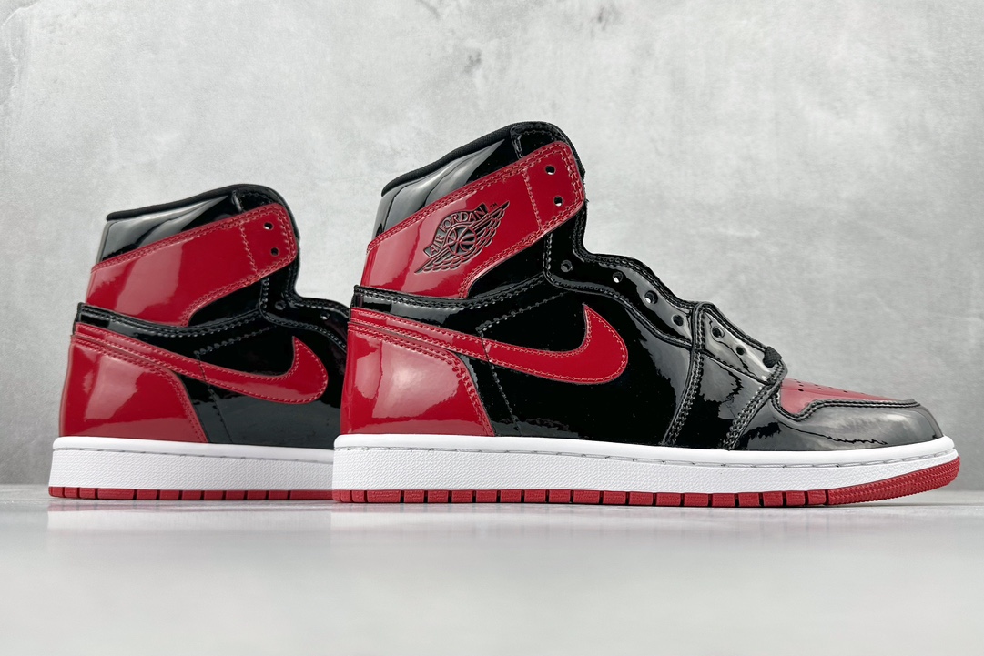 B Air Jordan AJ1 High Retro Black and Red No-Wear Paint High-Top Basketball Shoes 555088-063