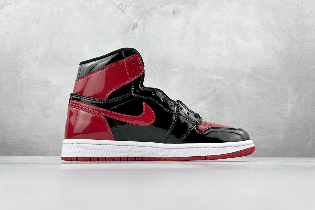 B Air Jordan AJ1 High Retro Black and Red No-Wear Paint High-Top Basketball Shoes 555088-063