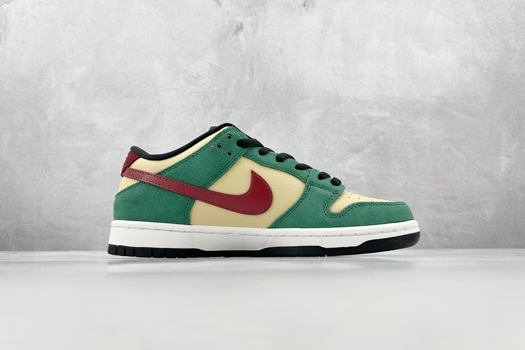 JH NIKE DUNK SB LOW Las Vegas Dunk SB as the name suggests 304292-700