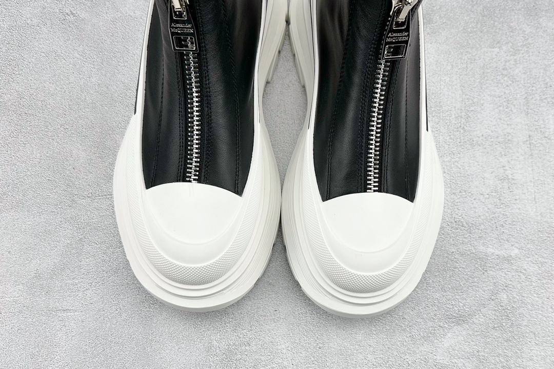 Q Top version Alexander McQueen McQueen 2023 Fall/Winter new Tread Slick front zipper boots