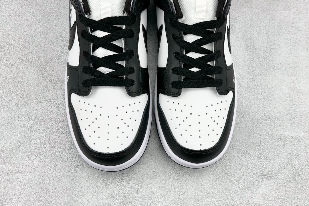 NIKE SB Dunk Low Black and White Panda CU3244-666