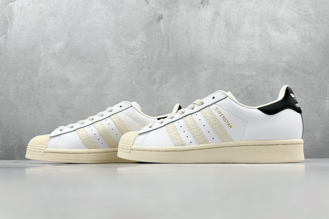 160 Adidas   Superstar 贝壳头休闲板鞋 ID4675