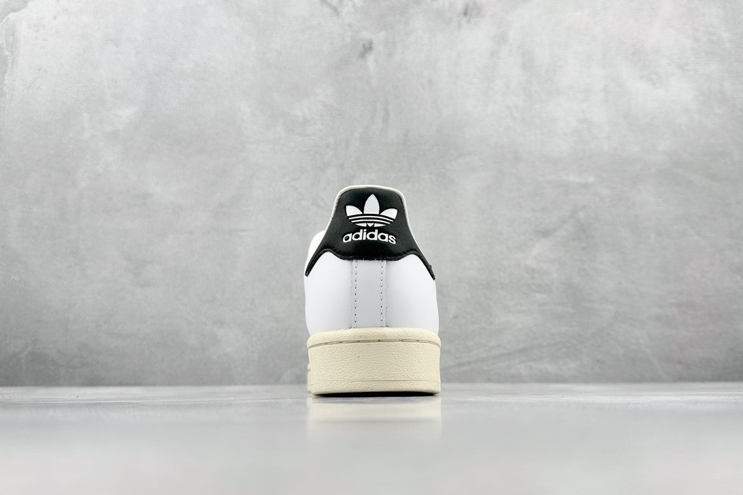 160 Adidas   Superstar 贝壳头休闲板鞋 ID4675