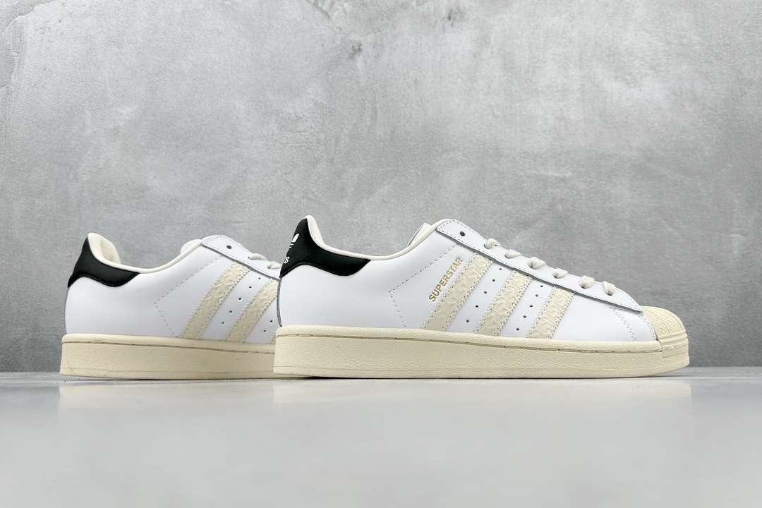 160 Adidas   Superstar 贝壳头休闲板鞋 ID4675