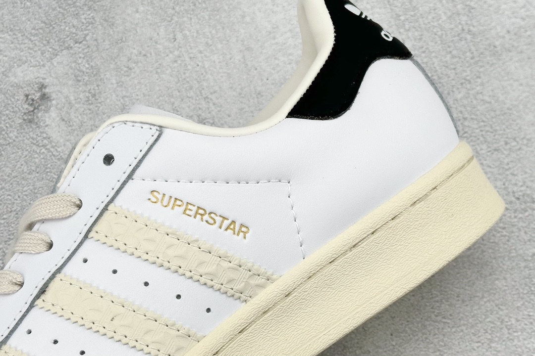 160 Adidas   Superstar 贝壳头休闲板鞋 ID4675