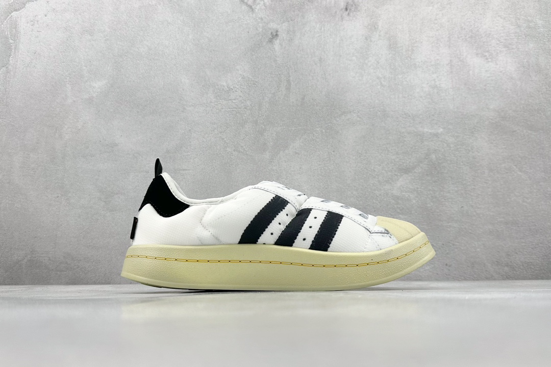 140 adidas Puffylette 百搭单品 adidas三叶草Puffylette面包鞋一脚蹬棉鞋经典休闲拖鞋 HP6697