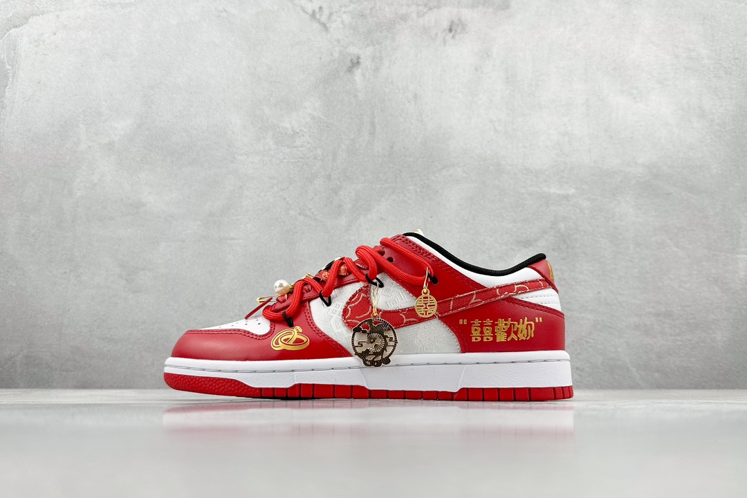  
 双盒 Nk Dunk Low 囍欢你 大红刺绣 龙凤呈祥 喜 挂饰 SB绑带低帮休闲婚鞋 FD97