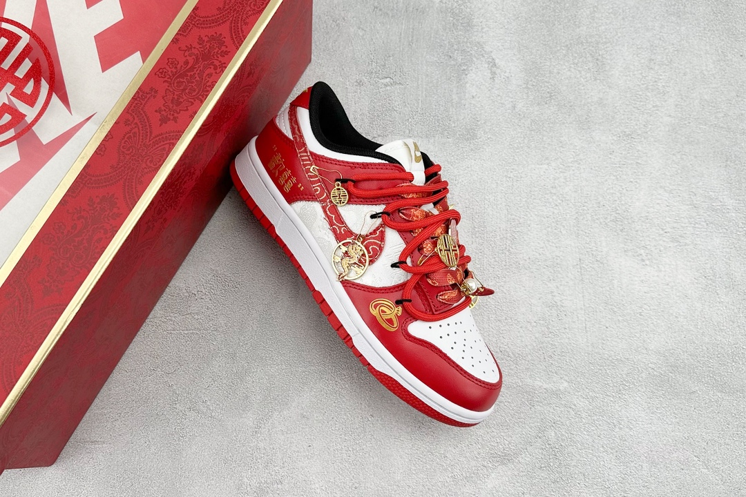  
 双盒 Nk Dunk Low 囍欢你 大红刺绣 龙凤呈祥 喜 挂饰 SB绑带低帮休闲婚鞋 FD97