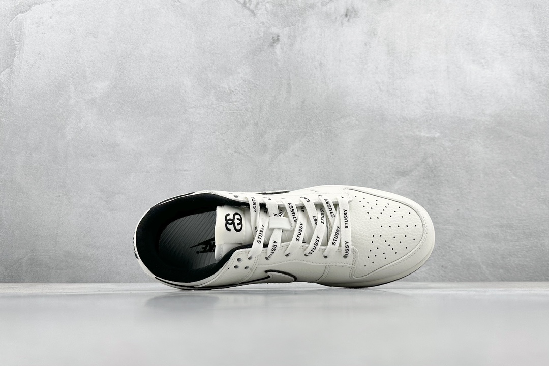 Nike SB Dunk Low x Stussy White and Black JH5812-910