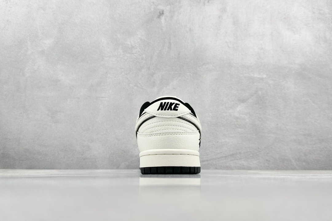 Nike SB Dunk Low x Stussy White and Black JH5812-910