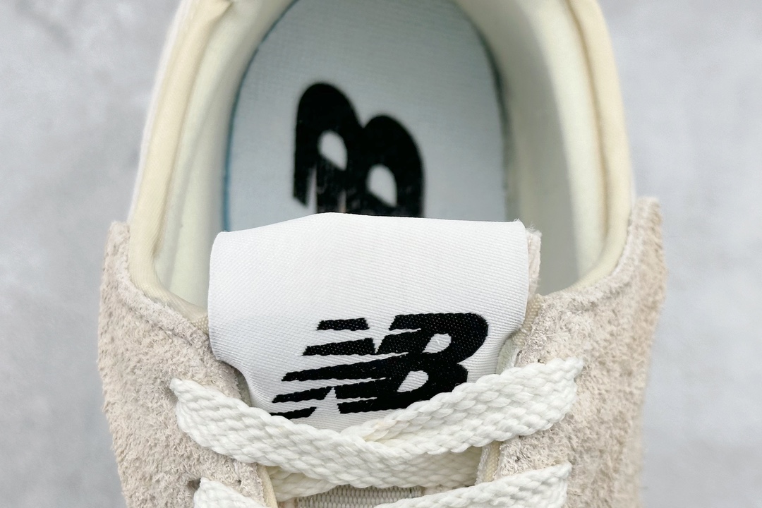 150 PF New Balance 327系列复古休闲运动慢跑鞋 U327WCG