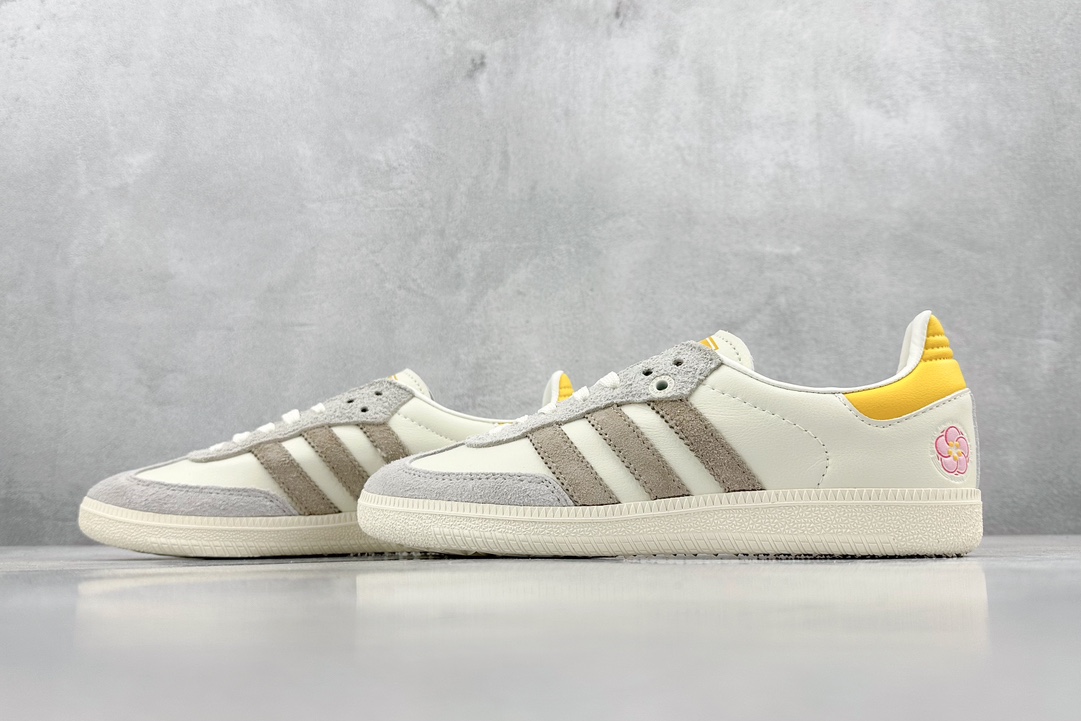 adidas originals Samba Kasina OG This model has a simple and elegant design IE0169