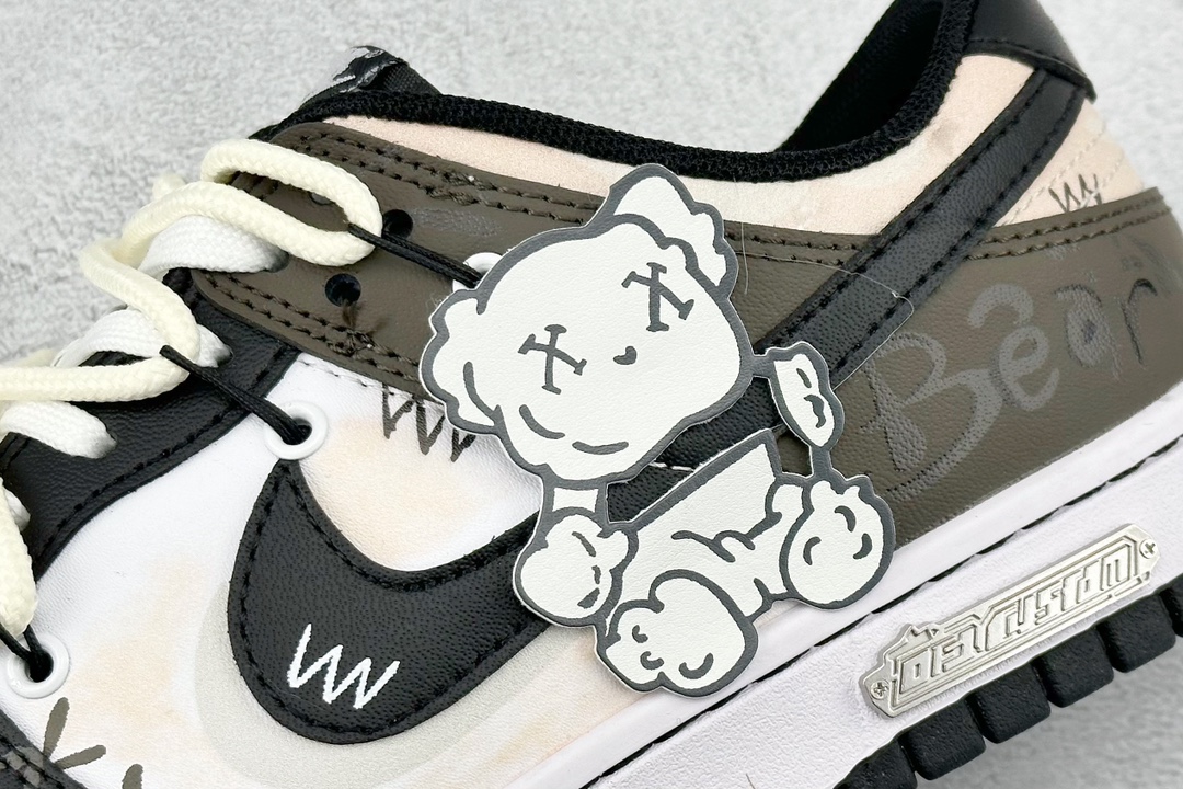 D NIKE SB Dunk Low Doll Bear DD1391-100